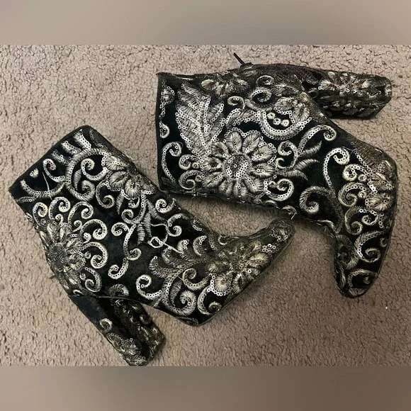 Elegant Velvet Black and Silver/Gold Embroidered Ankle Boots - Picture 4 of 7